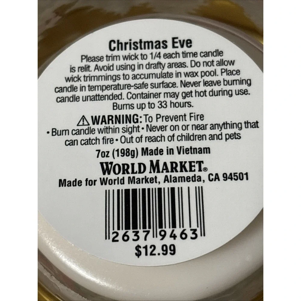 New World Market Christmas Eve Scented Candle‎ 7 Oz
